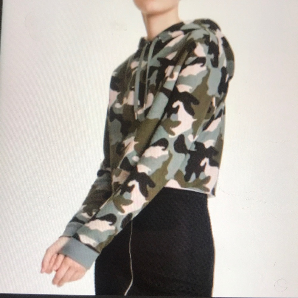 Divided by H&M crop hoodie size small – [120]